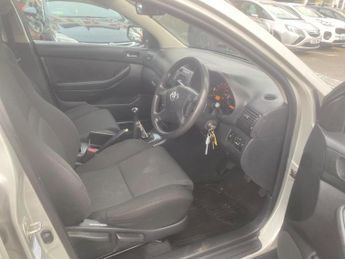 Toyota Avensis 1.8 VVT-i Colour Collection 5dr