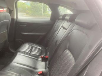 Jaguar F-PACE 2.0 D180 Portfolio Auto AWD Euro 6 (s/s) 5dr