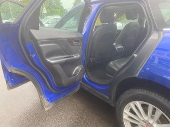 Jaguar F-PACE 2.0 D180 Portfolio Auto AWD Euro 6 (s/s) 5dr