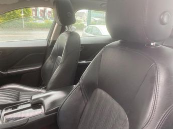 Jaguar F-PACE 2.0 D180 Portfolio Auto AWD Euro 6 (s/s) 5dr