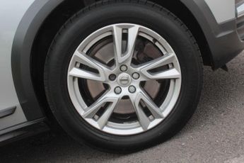 Volvo V90 Cross Country 2.0 T5 Auto AWD Euro 6 (s/s) 5dr