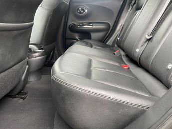 Nissan Juke 1.6 Tekna SUV 5dr Petrol XTRON Euro 5 (117 ps)