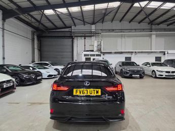 Lexus IS 2.5 300h SE E-CVT Euro 5 (s/s) 4dr