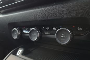 Citroen e-C4 50kWh Shine Plus Auto 5dr (7.4kW Charger)