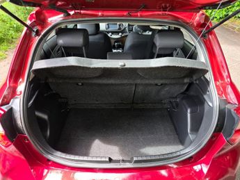 Toyota Yaris 1.5 VVT-h Icon Tech E-CVT Euro 6 (s/s) 5dr