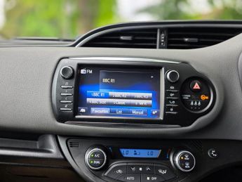 Toyota Yaris 1.5 VVT-h Icon Tech E-CVT Euro 6 (s/s) 5dr