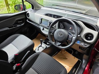 Toyota Yaris 1.5 VVT-h Icon Tech E-CVT Euro 6 (s/s) 5dr