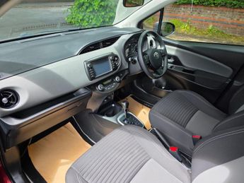 Toyota Yaris 1.5 VVT-h Icon Tech E-CVT Euro 6 (s/s) 5dr