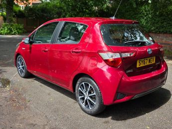 Toyota Yaris 1.5 VVT-h Icon Tech E-CVT Euro 6 (s/s) 5dr