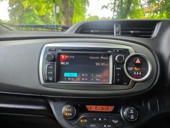 Toyota Yaris 1.33 Dual VVT-i Icon Plus Multidrive S Euro 5 5dr