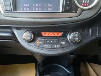 Toyota Yaris 1.33 Dual VVT-i Icon Plus Multidrive S Euro 5 5dr