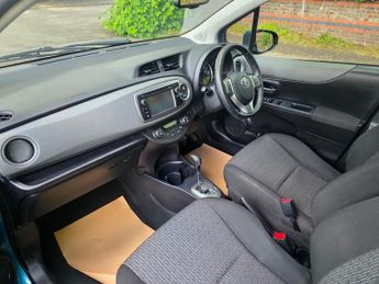 Toyota Yaris 1.33 Dual VVT-i Icon Plus Multidrive S Euro 5 5dr