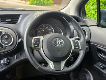 Toyota Yaris 1.33 Dual VVT-i Icon Plus Multidrive S Euro 5 5dr