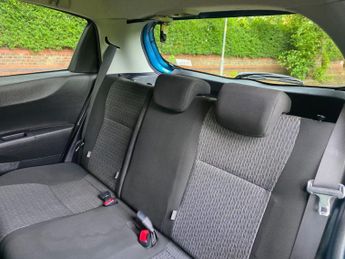 Toyota Yaris 1.33 Dual VVT-i Icon Plus Multidrive S Euro 5 5dr
