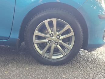Toyota Yaris 1.33 Dual VVT-i Icon Plus Multidrive S Euro 5 5dr