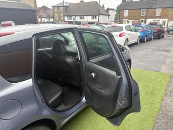 Nissan Note 1.6 16V Tekna Auto Euro 5 5dr