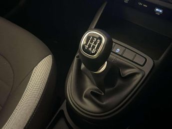 Hyundai i10 1.0 Advance Hatchback 5dr Petrol Manual Euro 6 (s/s) (67 ps)