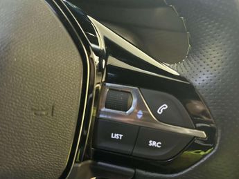 Peugeot E-2008 50kWh GT Premium SUV 5dr Electric Auto (7kW Charger) (136 ps)