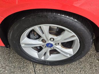 Ford Focus 1.6 TDCi Zetec Euro 5 (s/s) 5dr