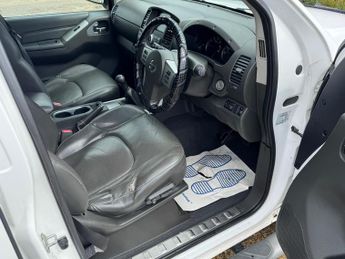 Nissan Navara 2.5 dCi Tekna 4WD Euro 5 4dr
