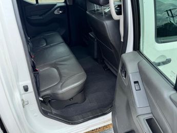Nissan Navara 2.5 dCi Tekna 4WD Euro 5 4dr