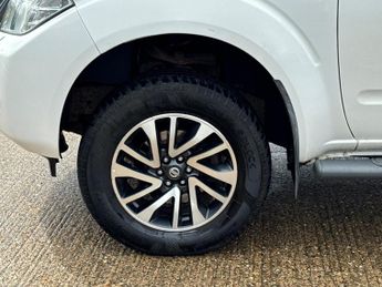 Nissan Navara 2.5 dCi Tekna 4WD Euro 5 4dr