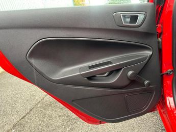 Ford Fiesta 1.0T EcoBoost Zetec Euro 5 (s/s) 5dr