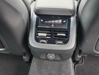 Volvo V60 2.0 B3 MHEV Plus DCT Auto Euro 6 (s/s) 5dr