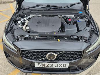 Volvo V60 2.0 B3 MHEV Plus DCT Auto Euro 6 (s/s) 5dr