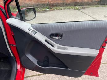 Toyota Yaris 1.33 Dual VVT-i TR MultiMode Euro 4 (s/s) 5dr