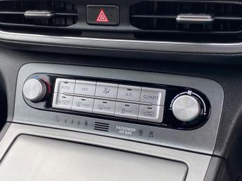 Hyundai KONA 64kWh Premium Auto 5dr (10.5kW Charger)