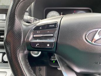 Hyundai KONA 64kWh Premium Auto 5dr (10.5kW Charger)