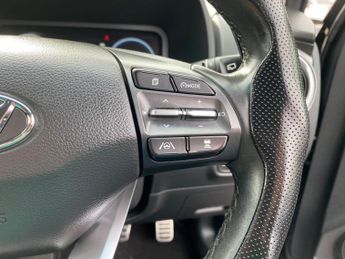 Hyundai KONA 64kWh Premium Auto 5dr (10.5kW Charger)