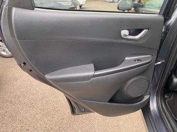 Hyundai KONA 64kWh Premium Auto 5dr (10.5kW Charger)