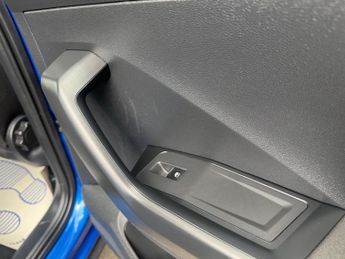 Volkswagen T-Roc 1.5 TSI EVO SE DSG Euro 6 (s/s) 5dr