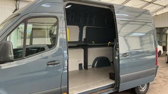 Mercedes-Benz eSprinter 55kWh Progressive Auto FWD L2 H2 5dr 20kW Charger