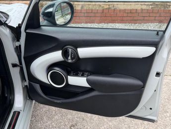 MINI Hatch 2.0 Cooper SD Auto 6Spd Euro 6 (s/s) 5dr