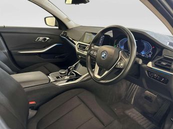 BMW 3 Series 2.0 330e 12kWh SE Pro Saloon 4dr Petrol Plug-in Hybrid Auto Euro
