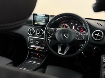 Mercedes-Benz A Class 1.5 A180d SE 7G-DCT Euro 6 (s/s) 5dr