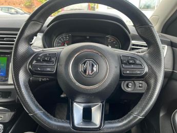 MG MG5 52.5kWh Exclusive Auto 5dr