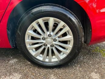 MG MG5 52.5kWh Exclusive Auto 5dr