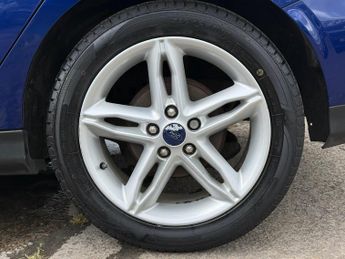 Ford Focus 1.0T EcoBoost Zetec Euro 6 (s/s) 5dr