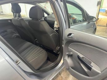 Vauxhall Corsa 1.4i 16v Club 5dr