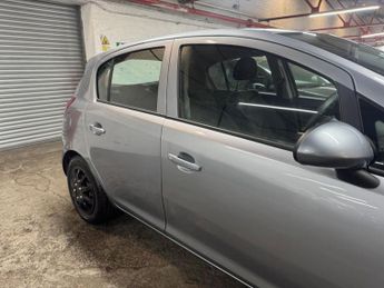 Vauxhall Corsa 1.4i 16v Club 5dr