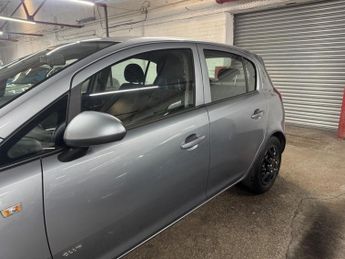 Vauxhall Corsa 1.4i 16v Club 5dr