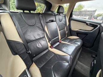 Volvo XC60 2.4 D3 R-Design Geartronic AWD Euro 5 5dr