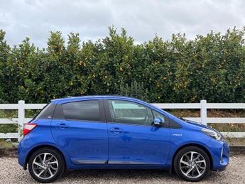 Toyota Yaris 1.5 VVT-h Y20 Bi-tone E-CVT Euro 6 (s/s) 5dr