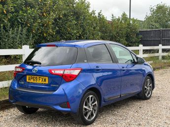 Toyota Yaris 1.5 VVT-h Y20 Bi-tone E-CVT Euro 6 (s/s) 5dr