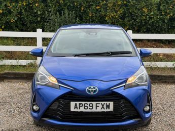 Toyota Yaris 1.5 VVT-h Y20 Bi-tone E-CVT Euro 6 (s/s) 5dr