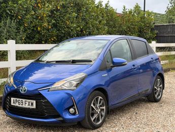 Toyota Yaris 1.5 VVT-h Y20 Bi-tone E-CVT Euro 6 (s/s) 5dr